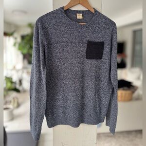 Hollister - Men's Blue Sweater with Navy Pocket